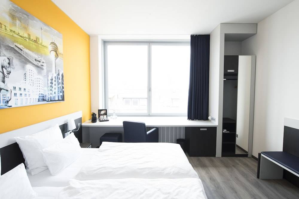 Carathotel Düsseldorf City 1