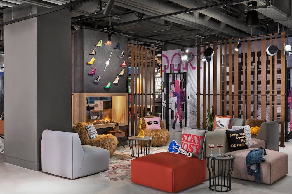 Moxy Duesseldorf City 2