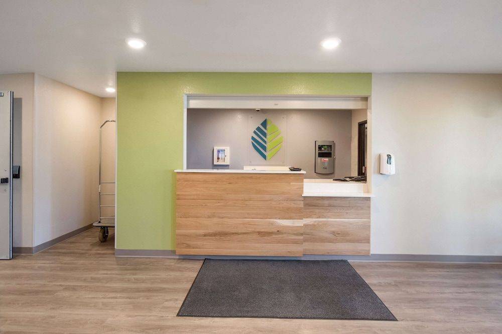 WoodSpring Suites Colorado Springs North - Air Force Academy 2