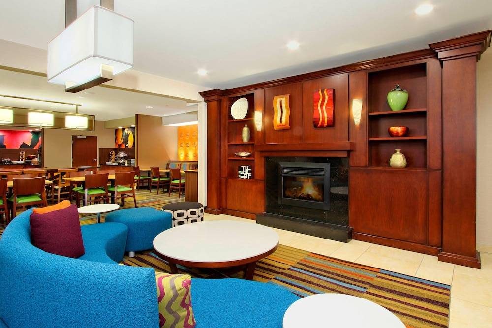 Fairfield Inn & Suites Colorado Springs South 2