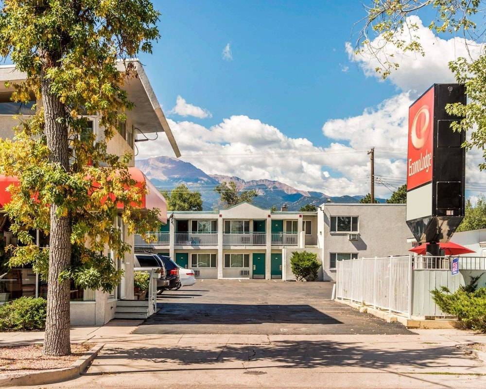 Econo Lodge Colorado Springs Downtown 1