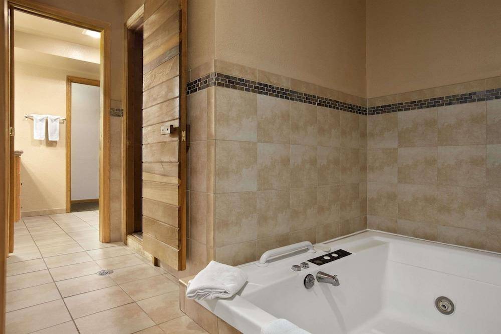 Rodeway Inn Colorado Springs 2