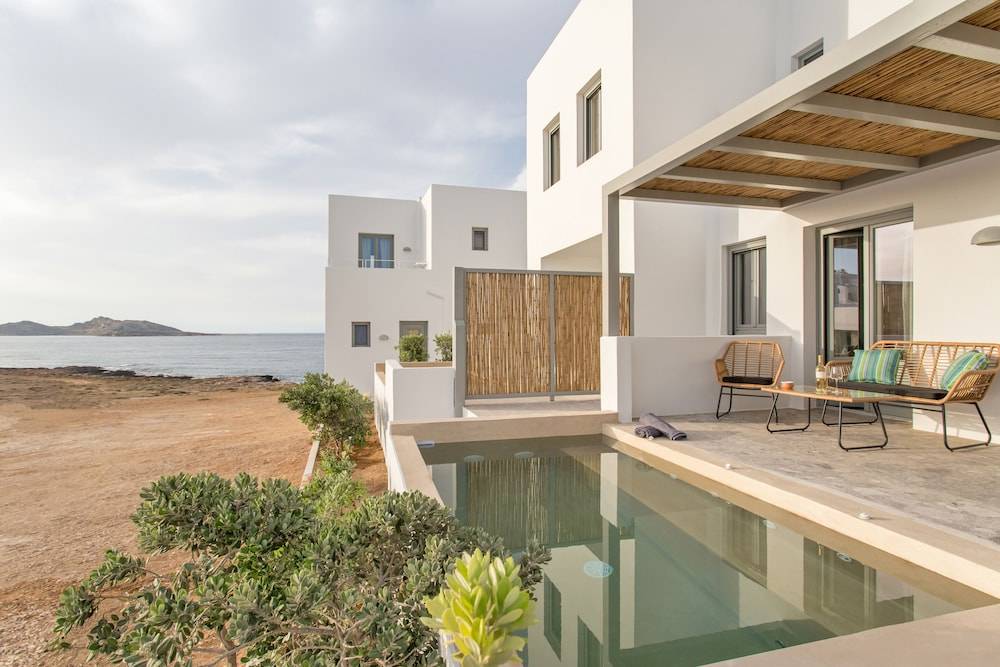 Paros Cape Suites 1
