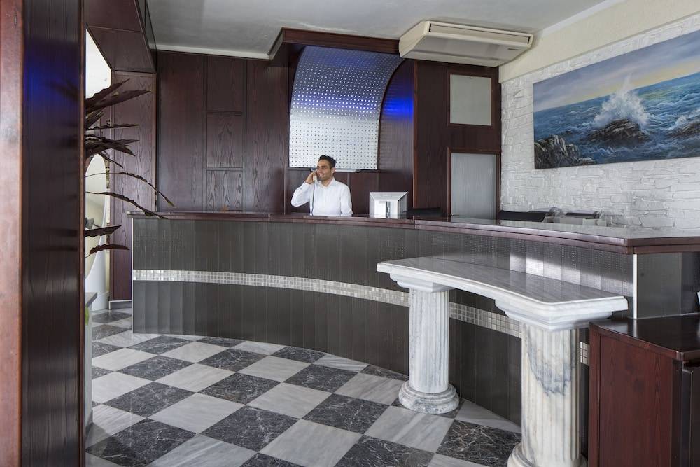 Contaratos Beach Hotel 2