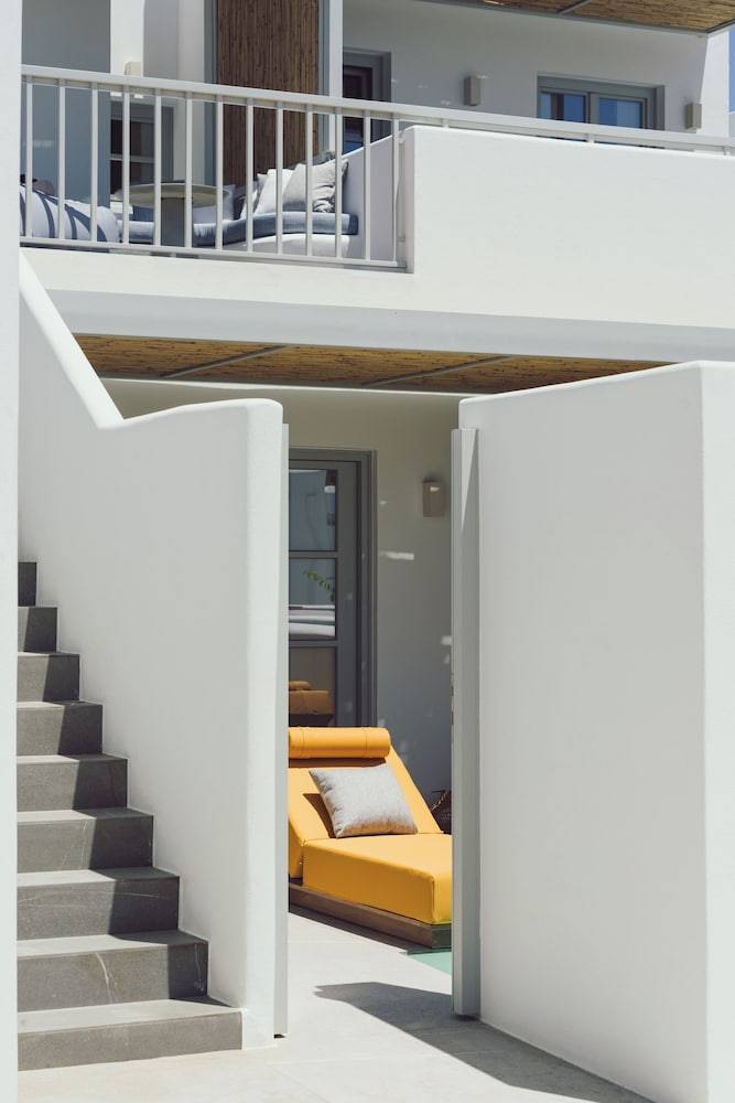 Mr and Mrs White Paros Suites & More 2