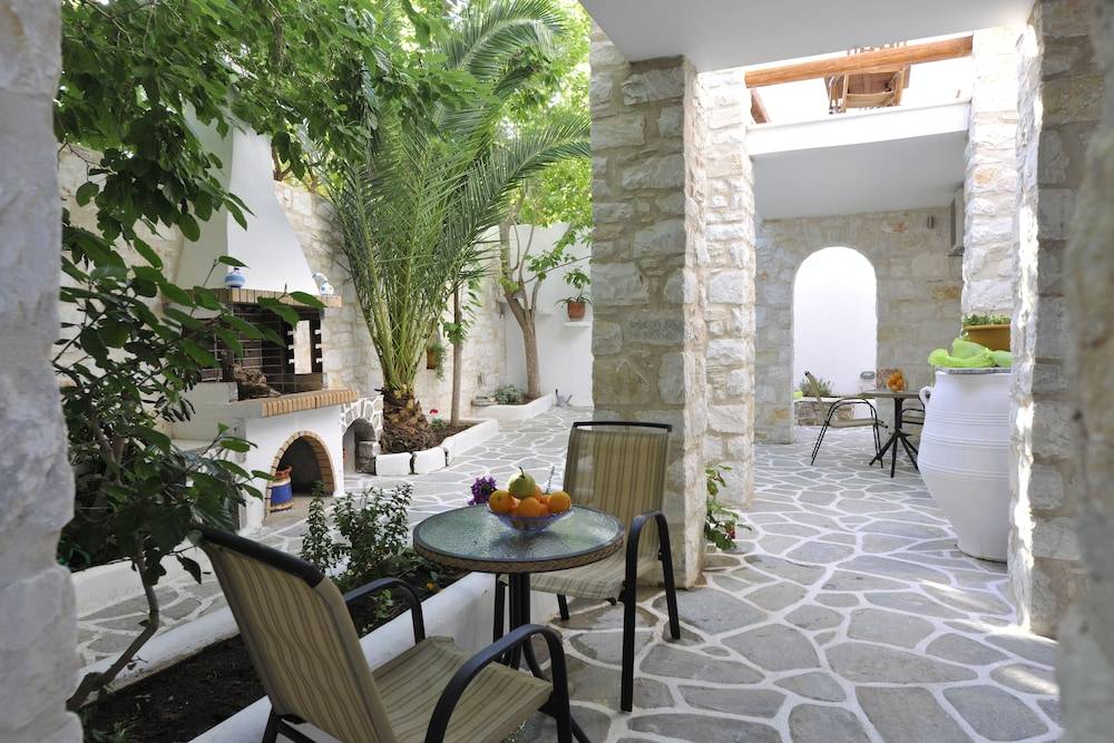 Alexandros Apartments 2