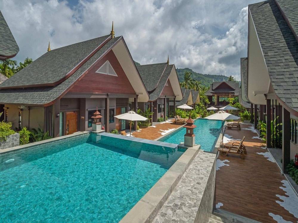 The Scene Cliff View Villas 1