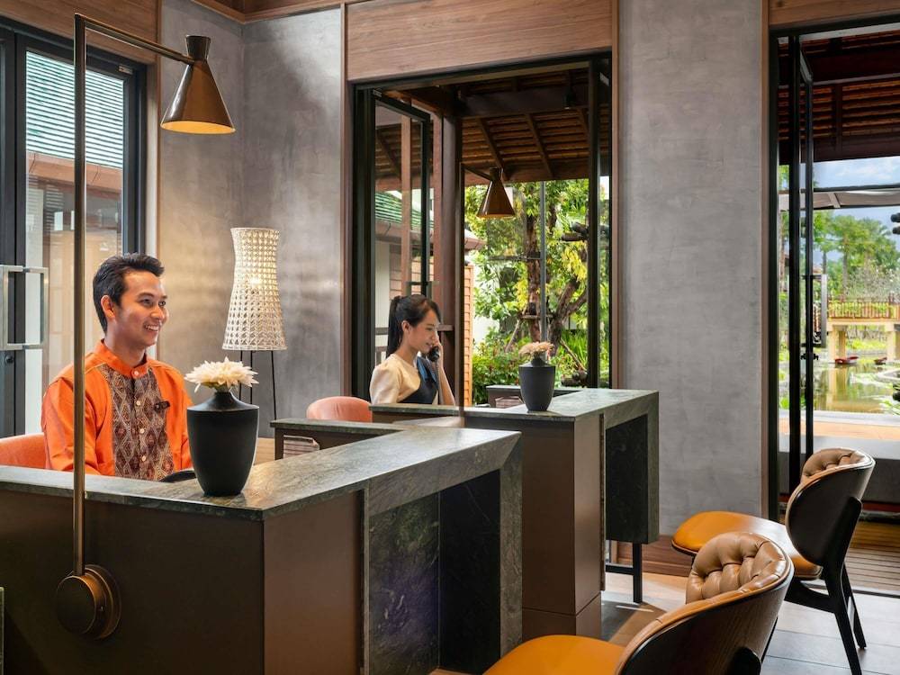 Grand Mercure Khao Lak Bangsak 2