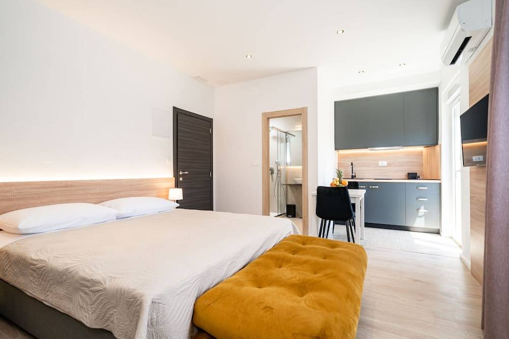 Bacan Serviced Apartments 1