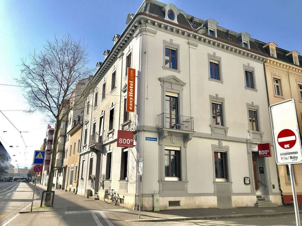 easyHotel Basel - self service and self check-in 1