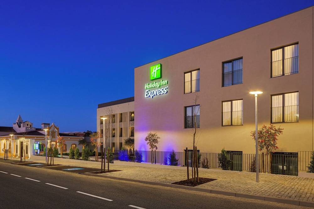 Holiday Inn Express EVORA by IHG 1