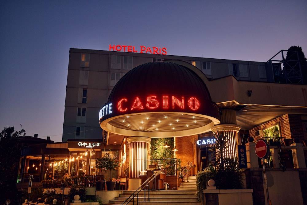 Hotel Paris 1