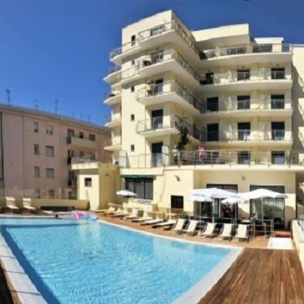 Excelsior Hotel E Appartamenti 1