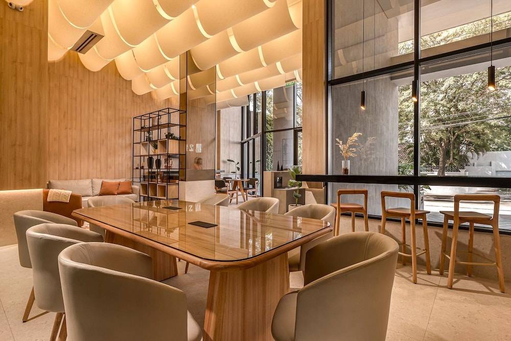 ZENTRUM Residences - By AVA Rentals 2