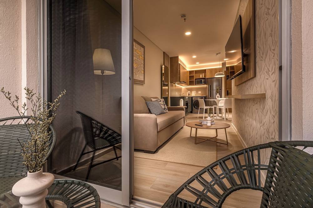 HOUZE Residences - By AVA Rentals 1