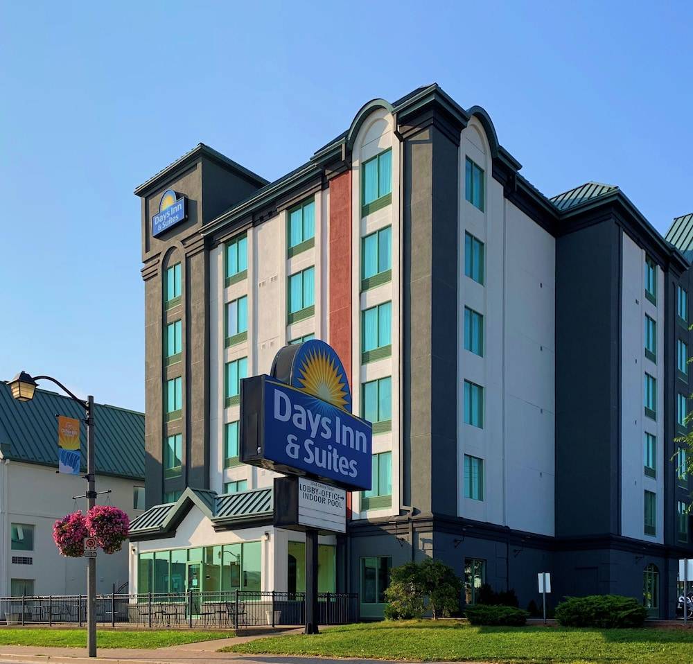 Days Inn by Wyndham Niagara Falls Centre St By the Falls 1