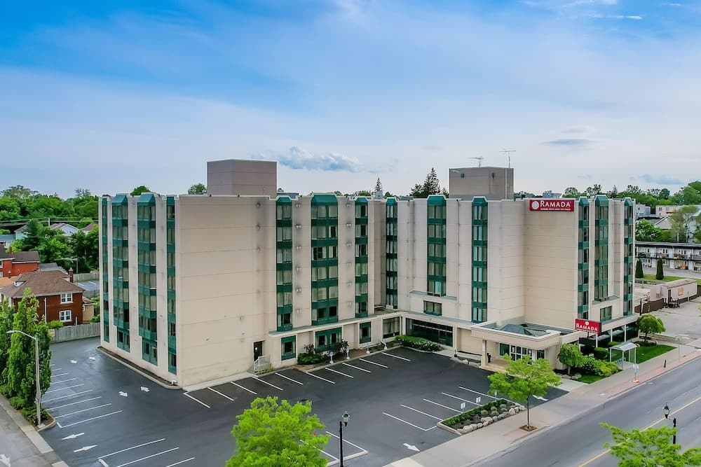 Ramada By Wyndham Niagara Falls near the Falls 1