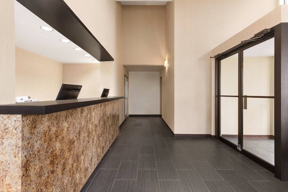 Days Inn by Wyndham Fallsview 2