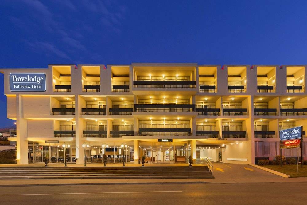 Travelodge by Wyndham Niagara Falls Fallsview 1