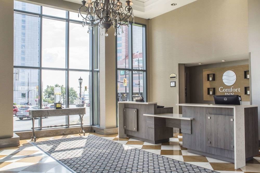 Comfort Inn Fallsview 2