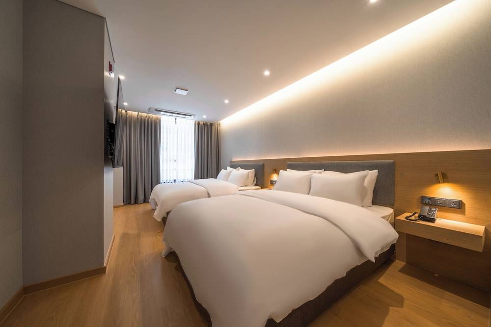 Comfort inn Yeouido 1