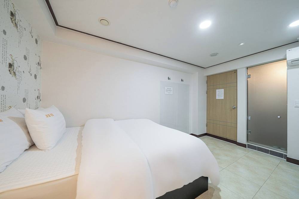Kyoung Dong Hotel Myeongdong 2