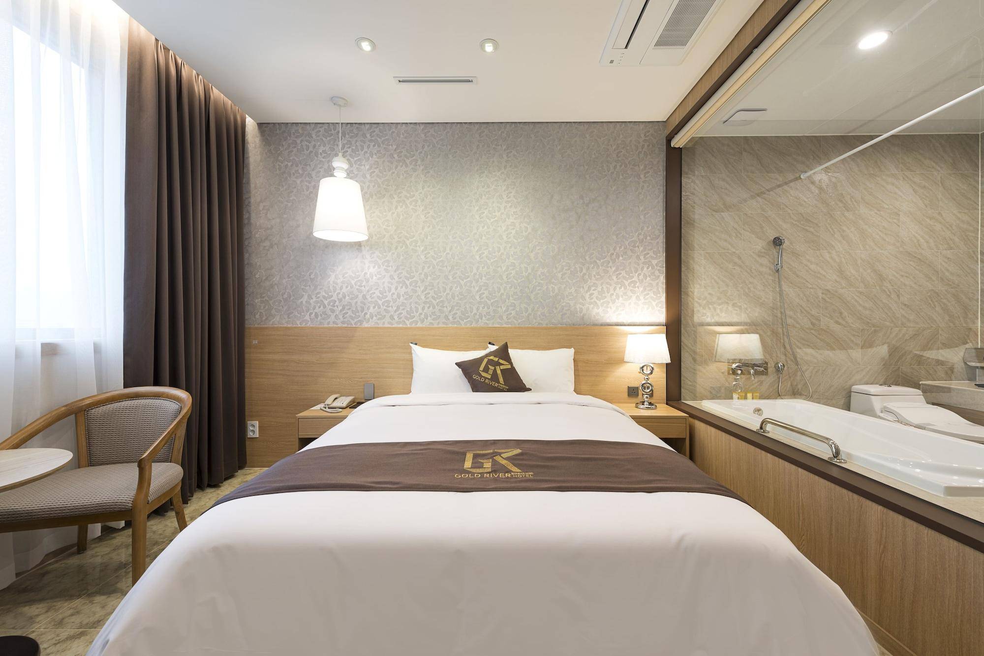 Gold River Hotel 1