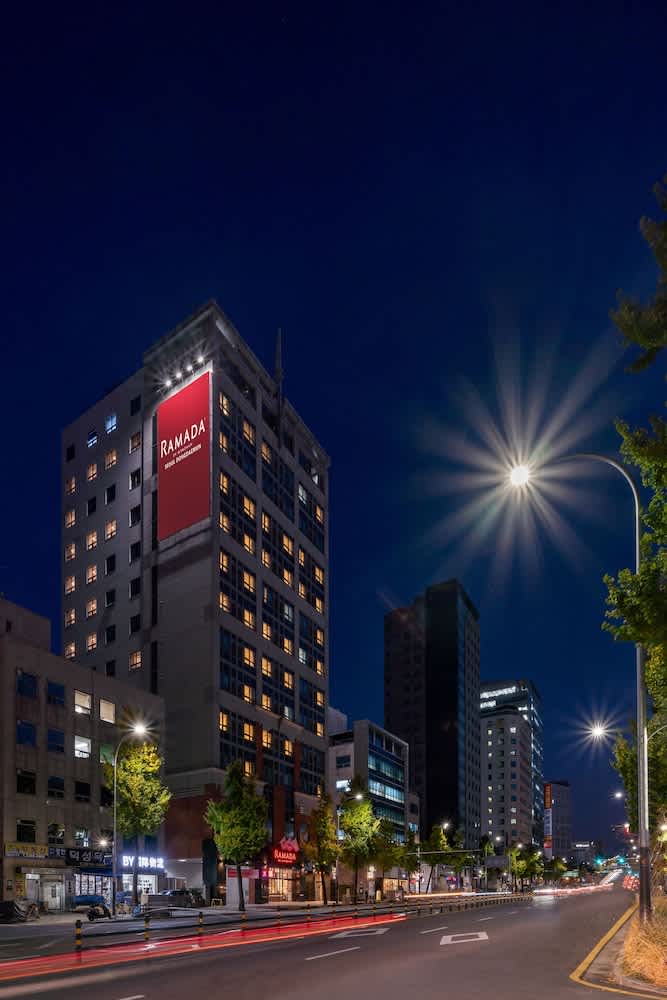 Ramada by Wyndham Seoul Dongdaemun 1