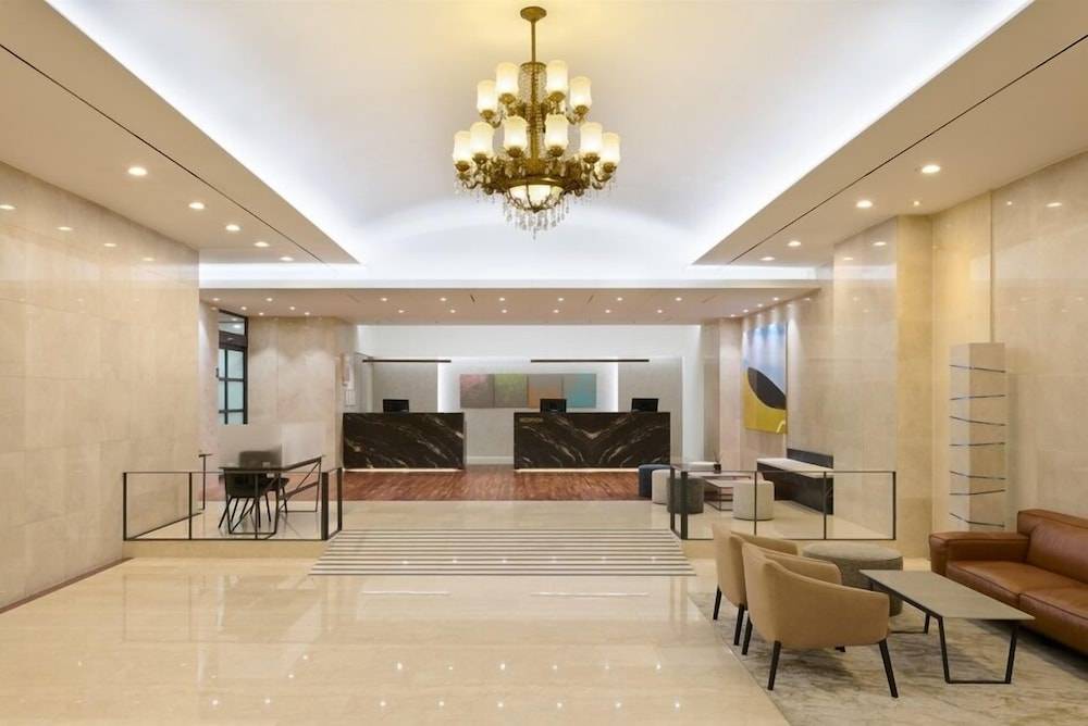 Hotel President 2