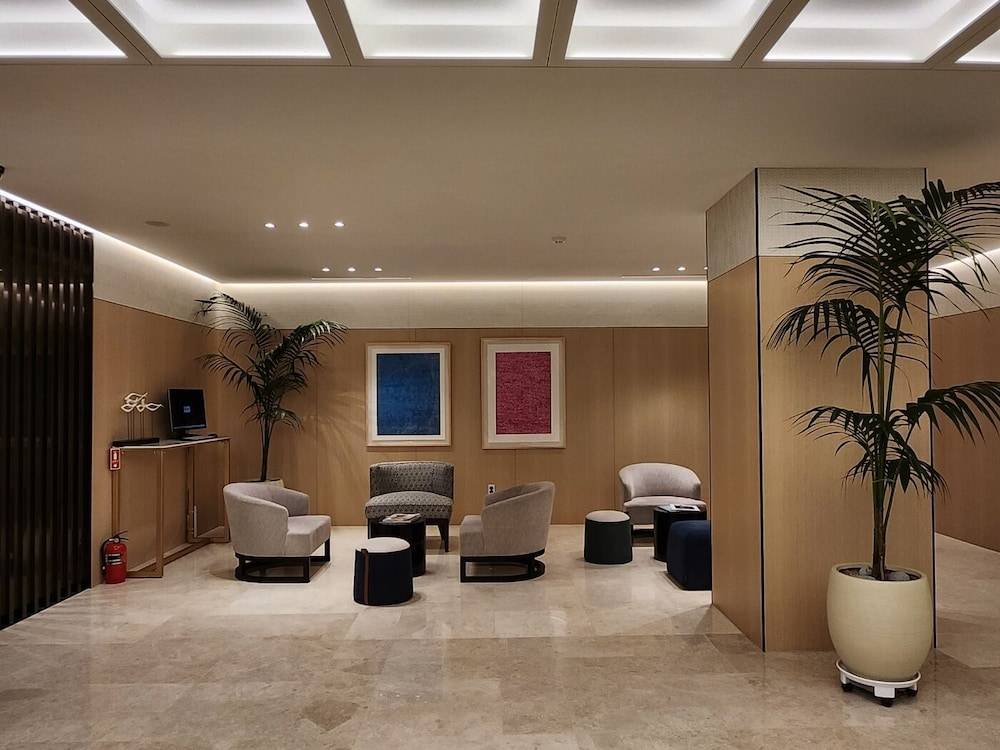 Sunshine Hotel 1