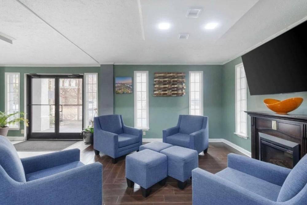 Downtown Inn & Studio Suites 2