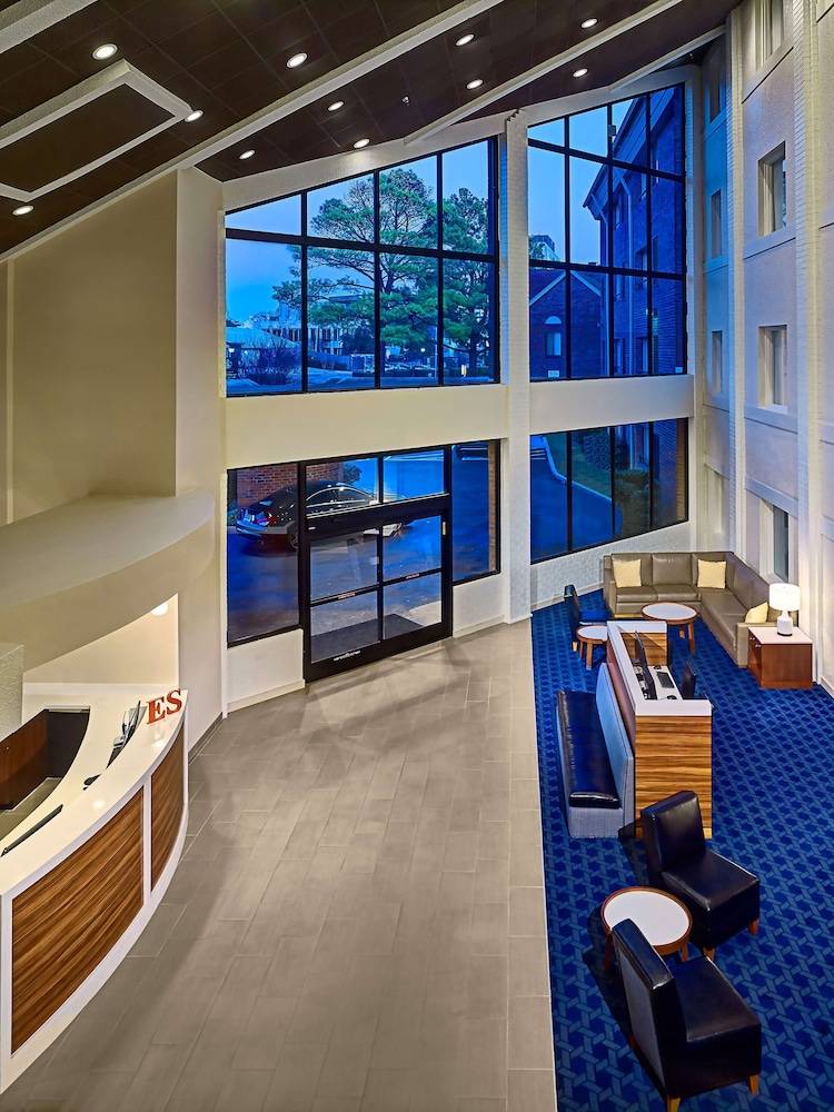 Sonesta Simply Suites Memphis East Poplar Pike 2
