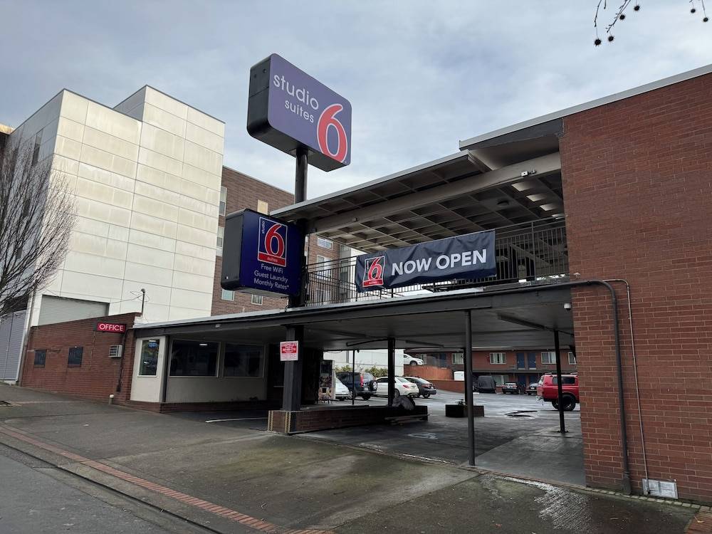 Studio 6 Suites Vancouver, Wa - Waterfront 1