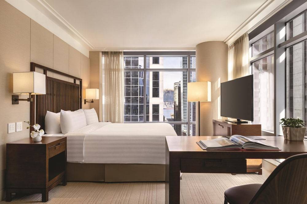 Hyatt Vancouver Downtown Alberni 1