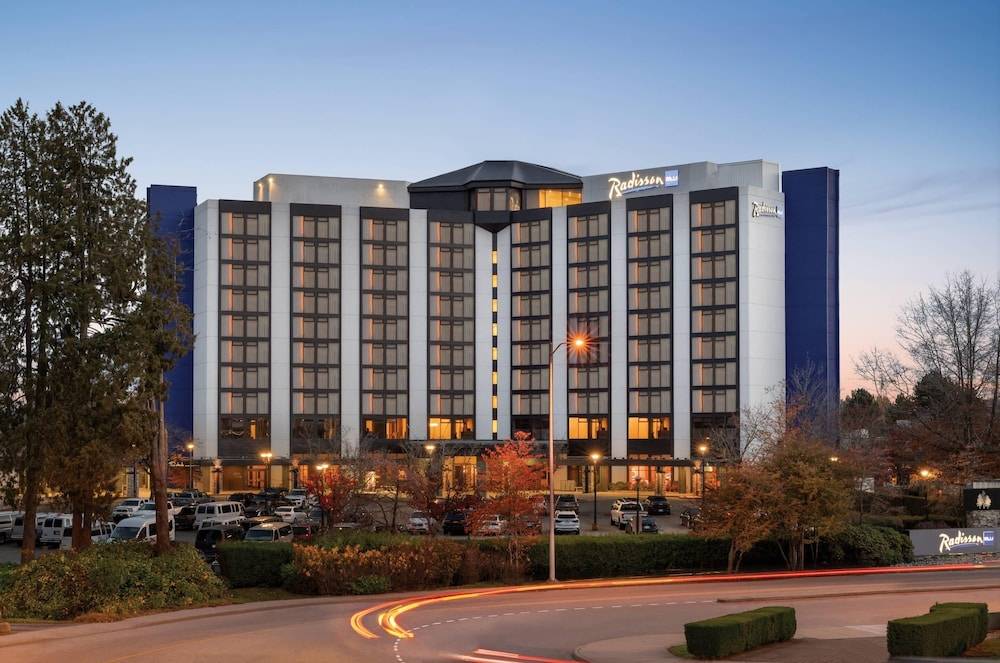 Radisson Blu Vancouver Airport Hotel & Marina 1
