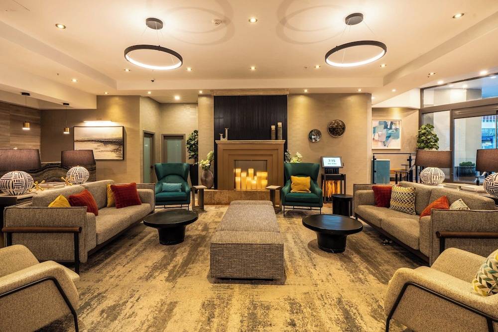 Sandman Signature Vancouver Downtown Hotel 2