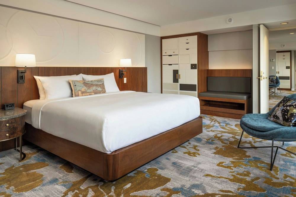 Metropolitan Hotel Vancouver by Marriott 1