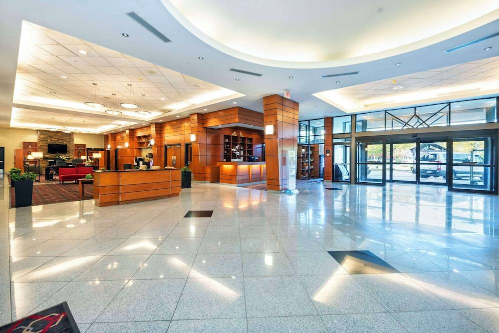Grand Park Hotel Vancouver Airport, an Ascend Collection Hotel 2