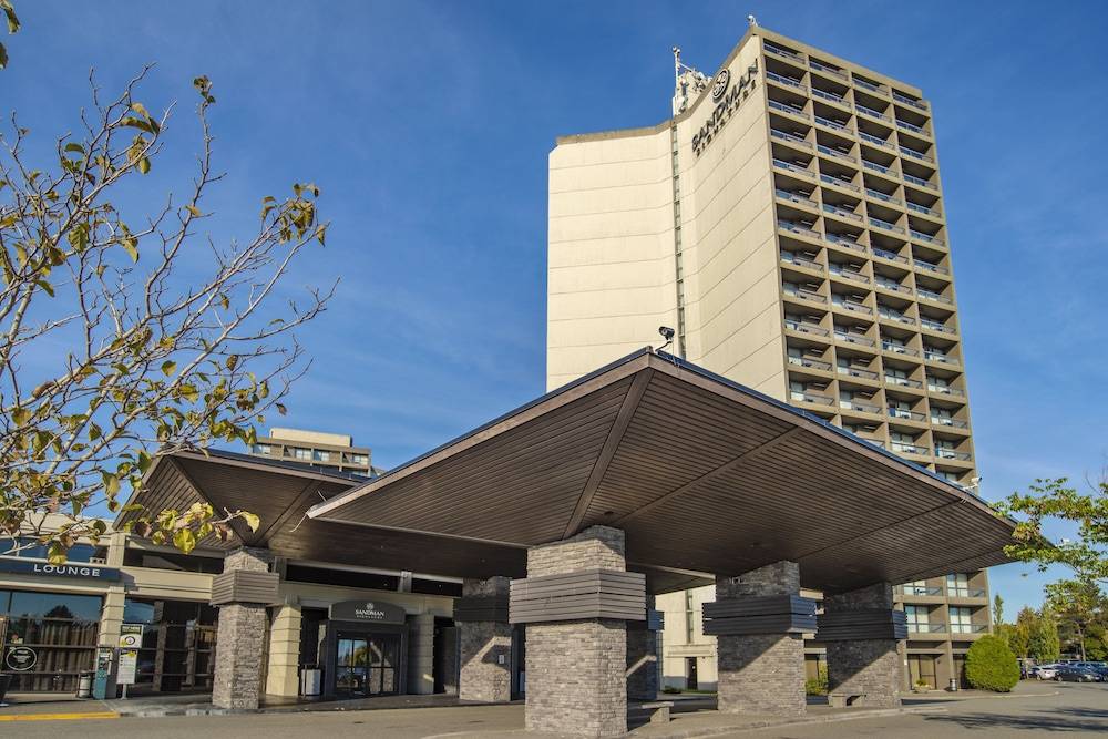 Sandman Signature Vancouver Airport Hotel & Resort 1