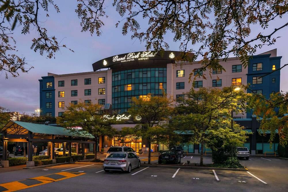 Grand Park Hotel Vancouver Airport, an Ascend Collection Hotel 1