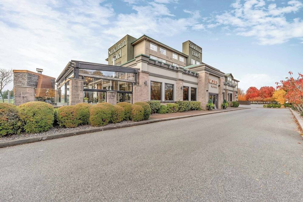 Sandman Hotel & Suites Vancouver Airport 1