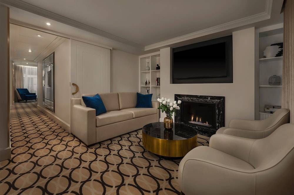 AZUR Legacy Collection Hotel 1
