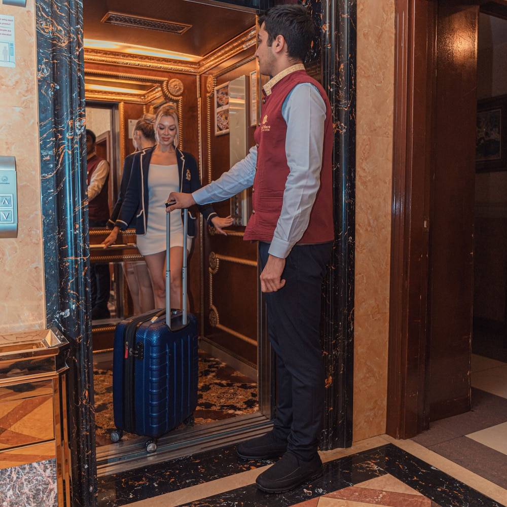 Shah Palace Luxury Museum Hotel 2