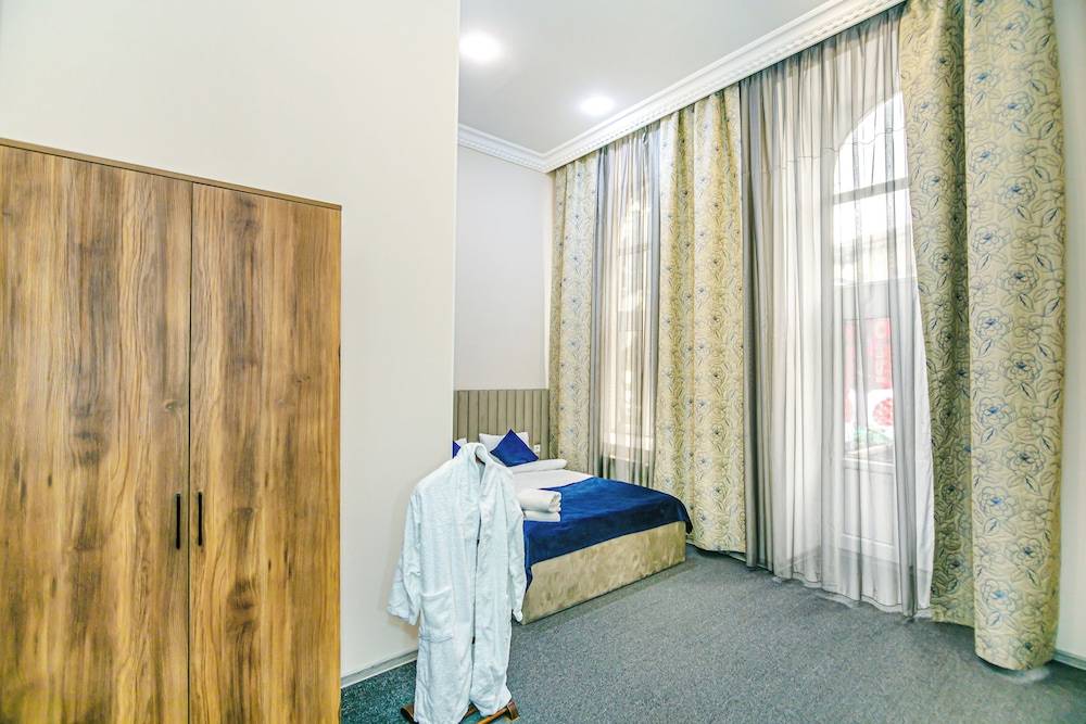 Bristol Hotel 2