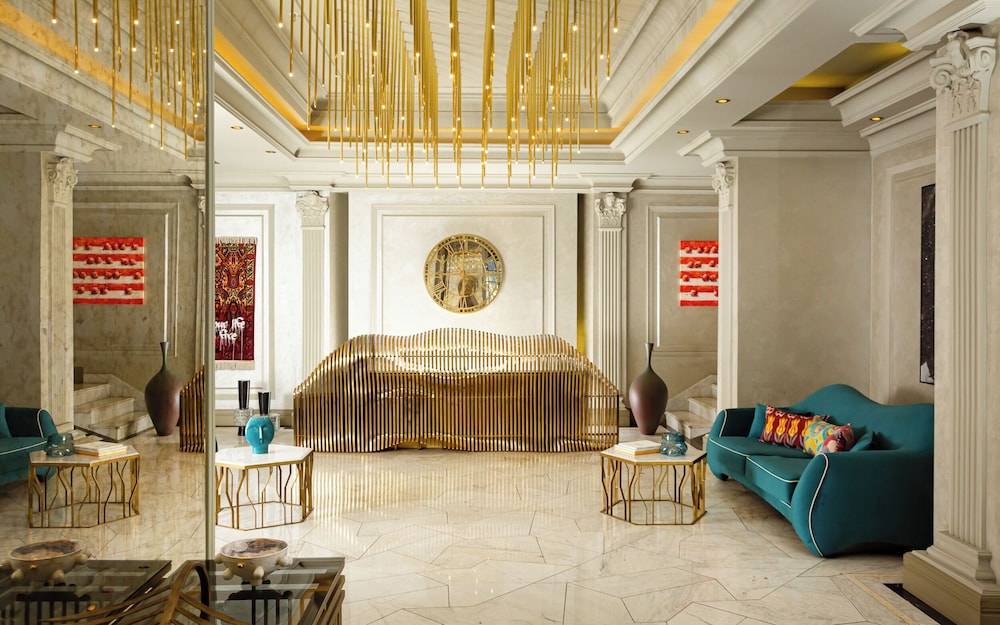ART Gallery Hotel 2