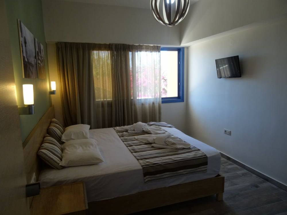 Horizon Beach Hotel 2