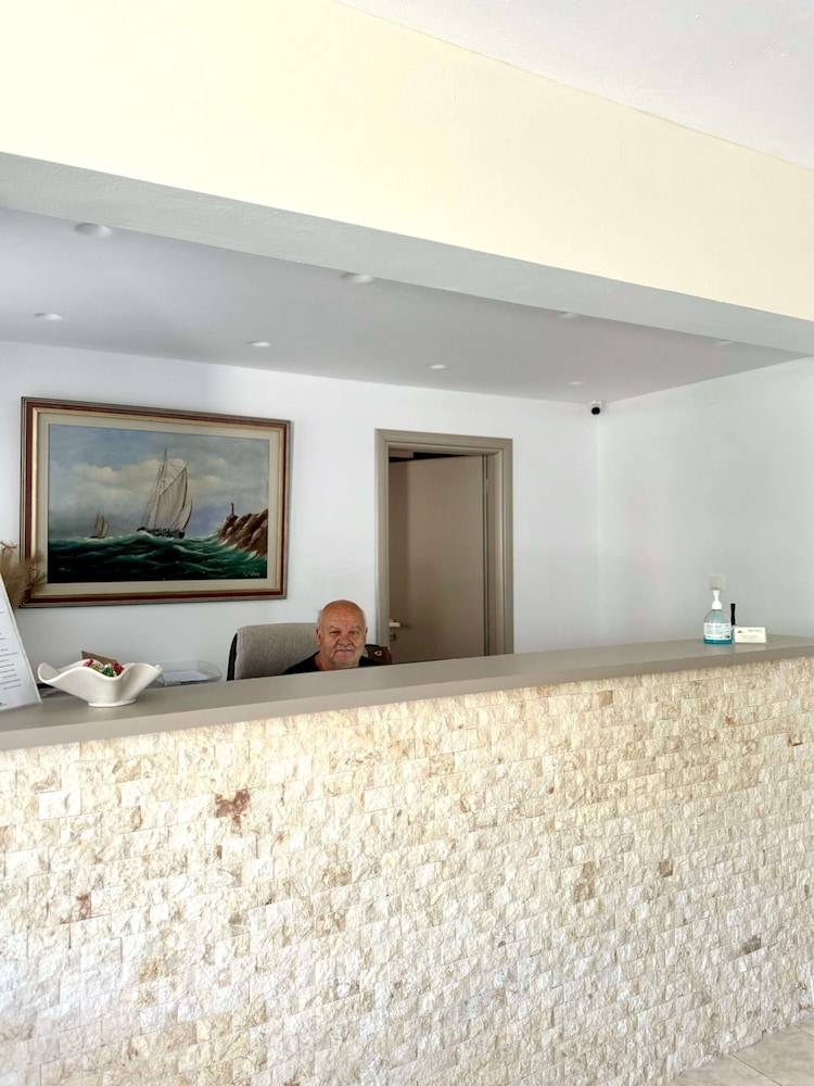 Manolis Apartments plakias 1