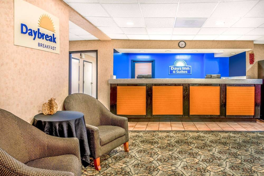 Days Inn & Suites by Wyndham Albuquerque North 2