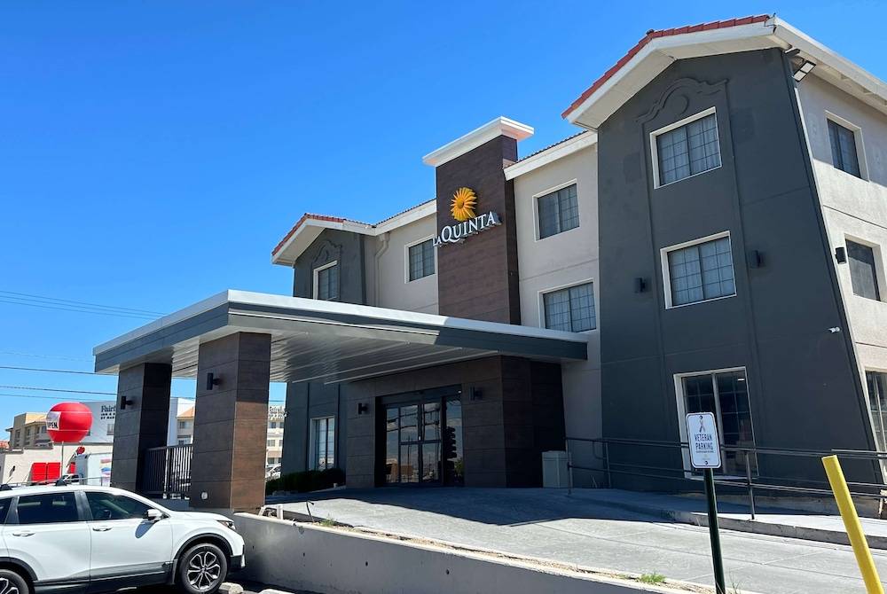 La Quinta Inn by Wyndham Albuquerque Airport 1