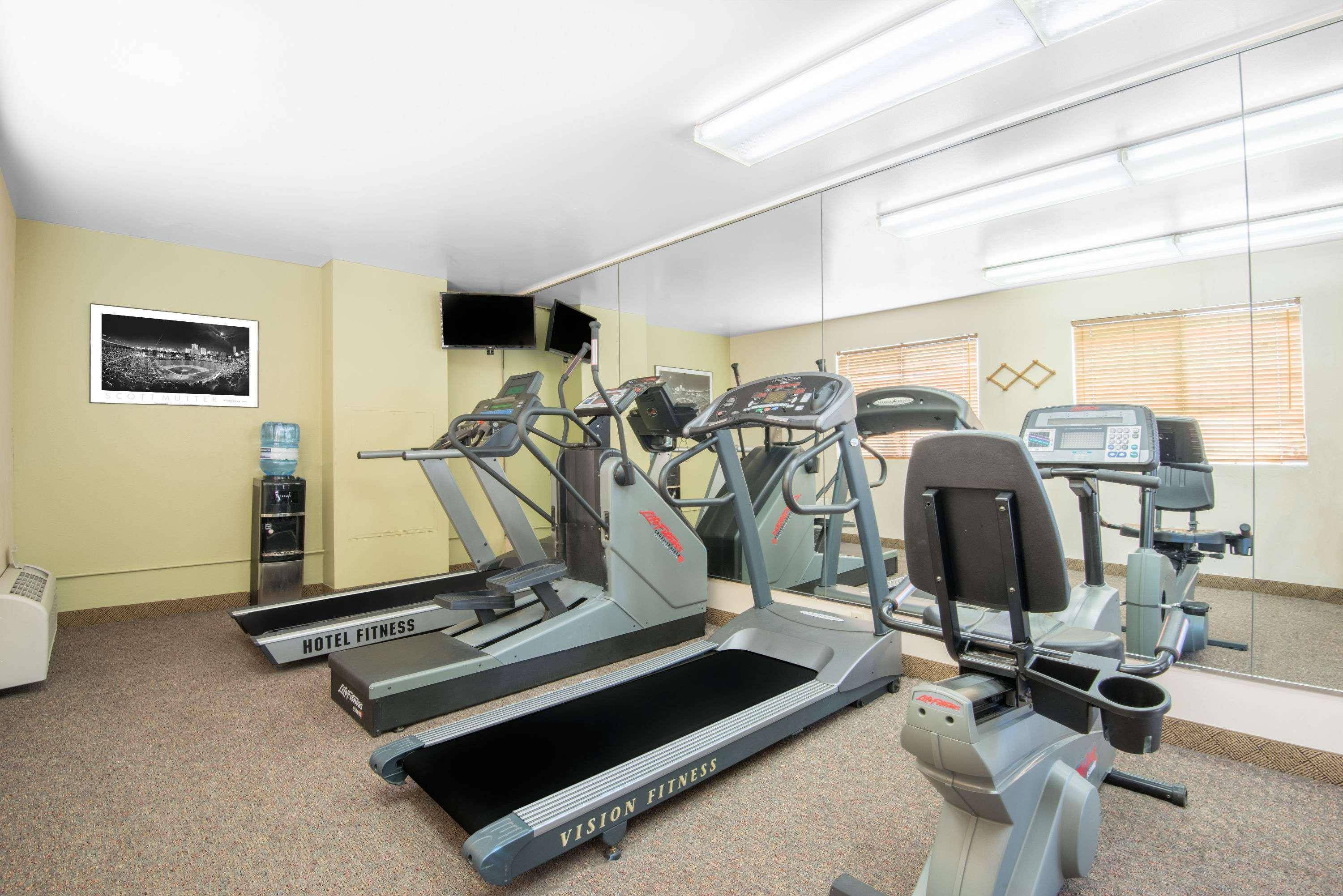 Hawthorn Suites By Wyndham Albuquerque 2